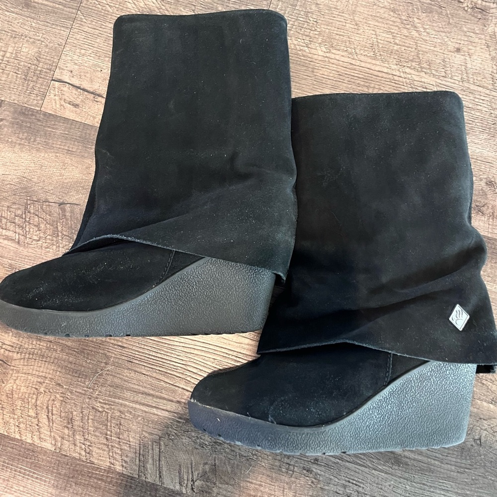 Black Bearpaw wedge boots